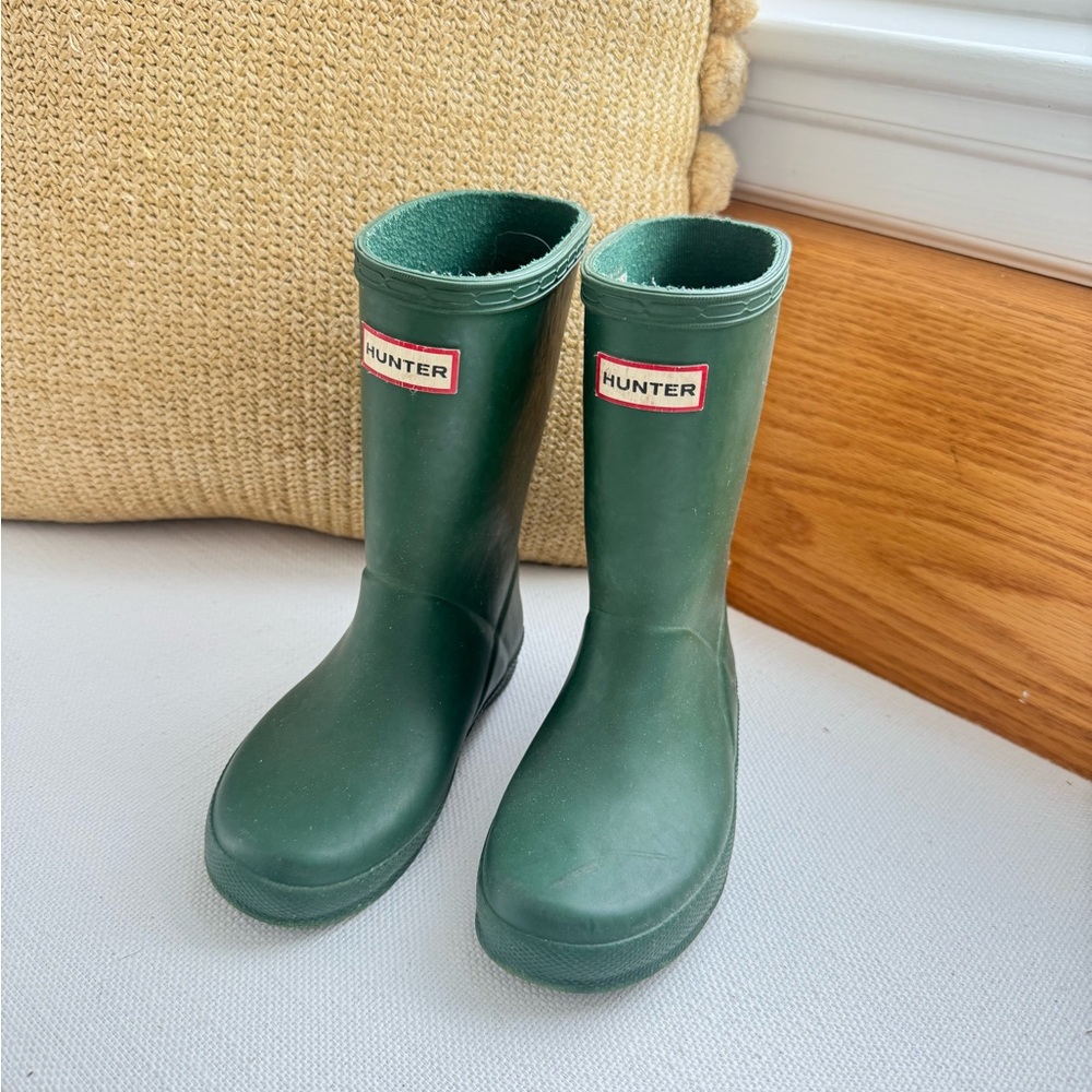 Hunter Dark Green Kids' Rain Boots size 9UK (US size 10-10.5)